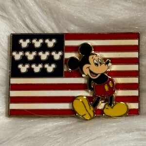 Disney Pin 2008 All American Mickey Mouse Flag USA patriotic